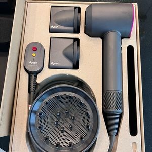 DYSON SUPERSONIC HAIR DRYER PINK complete accessories